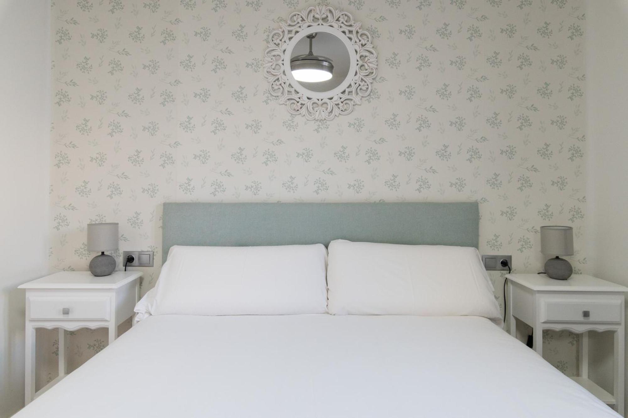 Apartamento Triana Habitame Inmobiliaria Seville Ngoại thất bức ảnh