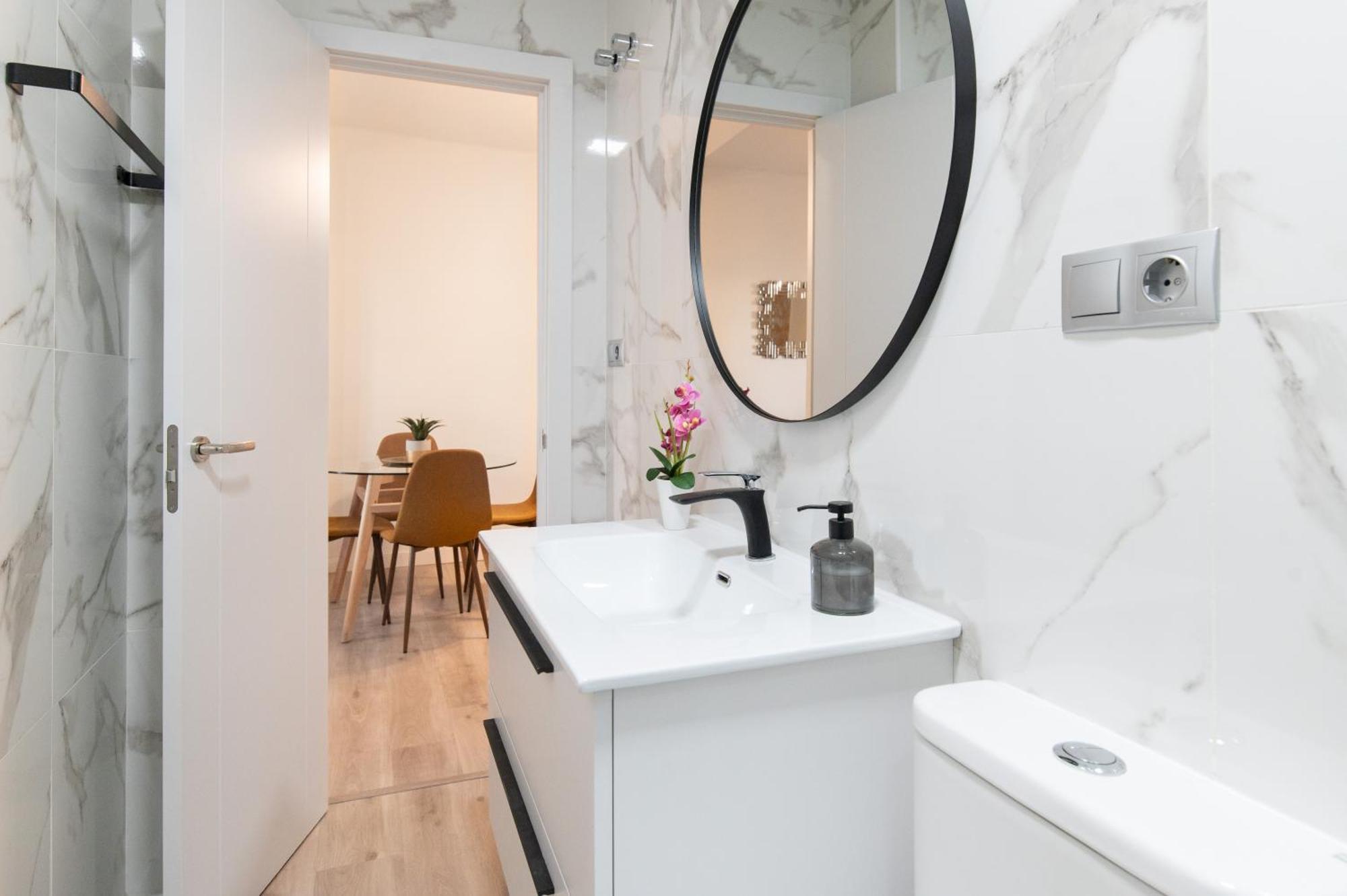 Apartamento Triana Habitame Inmobiliaria Seville Ngoại thất bức ảnh