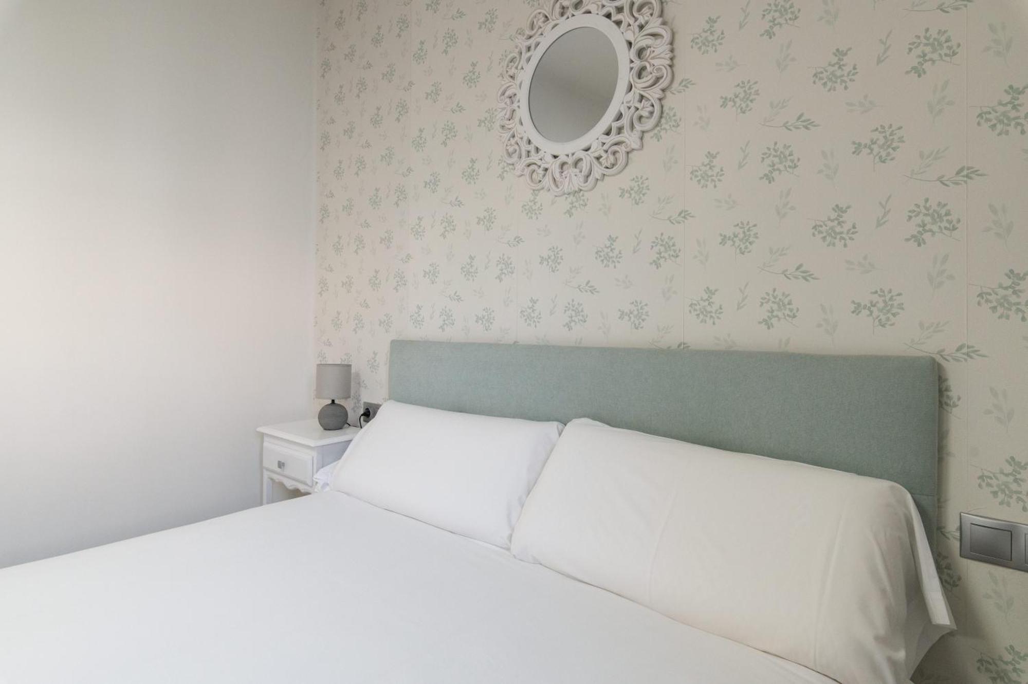 Apartamento Triana Habitame Inmobiliaria Seville Ngoại thất bức ảnh