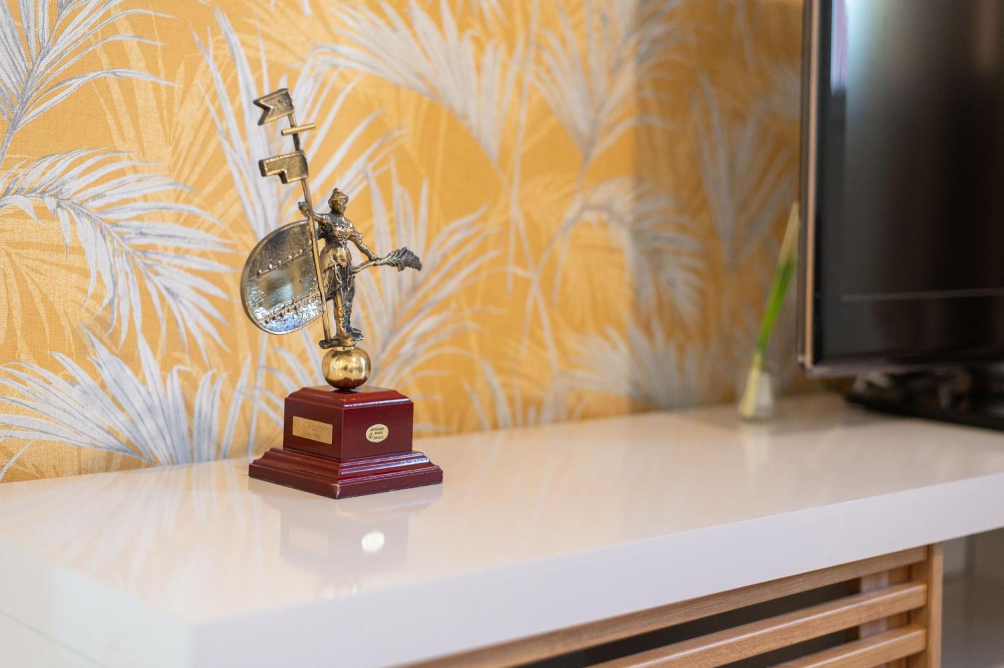 Apartamento Triana Habitame Inmobiliaria Seville Ngoại thất bức ảnh